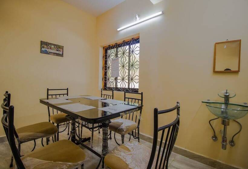 호텔 Oyo 13914 Home Graceful Studio Siolim