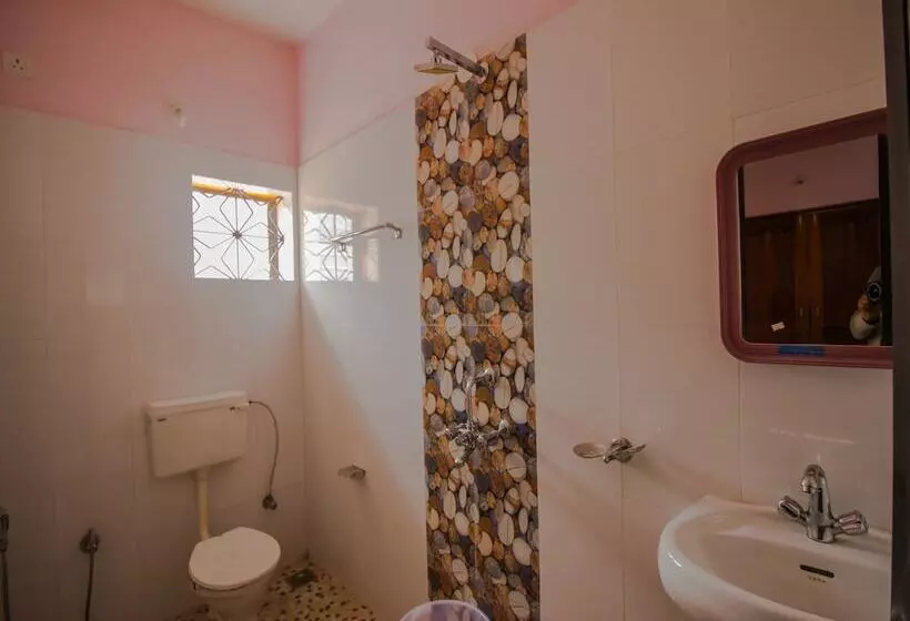 هتل Oyo 13914 Home Graceful Studio Siolim
