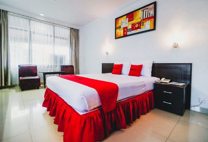 Отель Reddoorz Plus Near Mall Ratu Indah 2