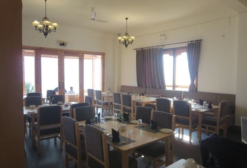 هتل Zhingkham Resort