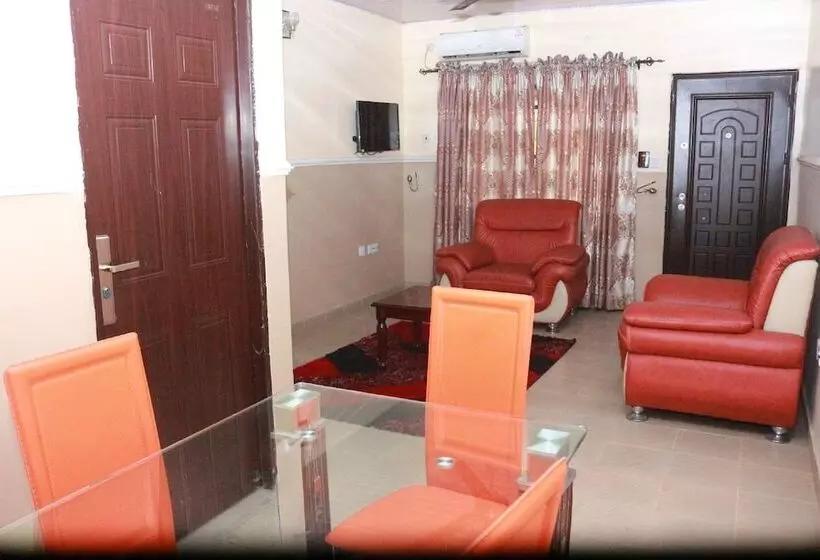 L & L Executive Hotels And Suites