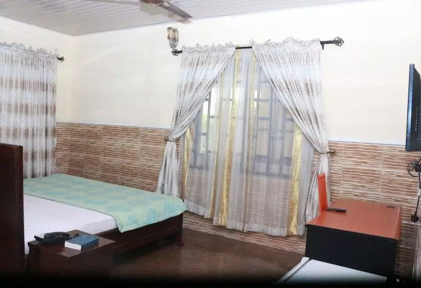 L & L Executive Hotels And Suites