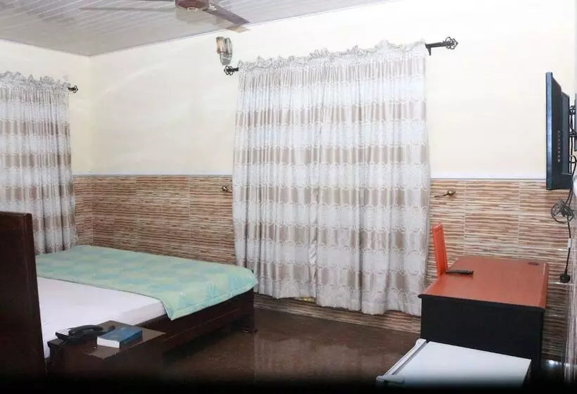 L & L Executive Hotels And Suites