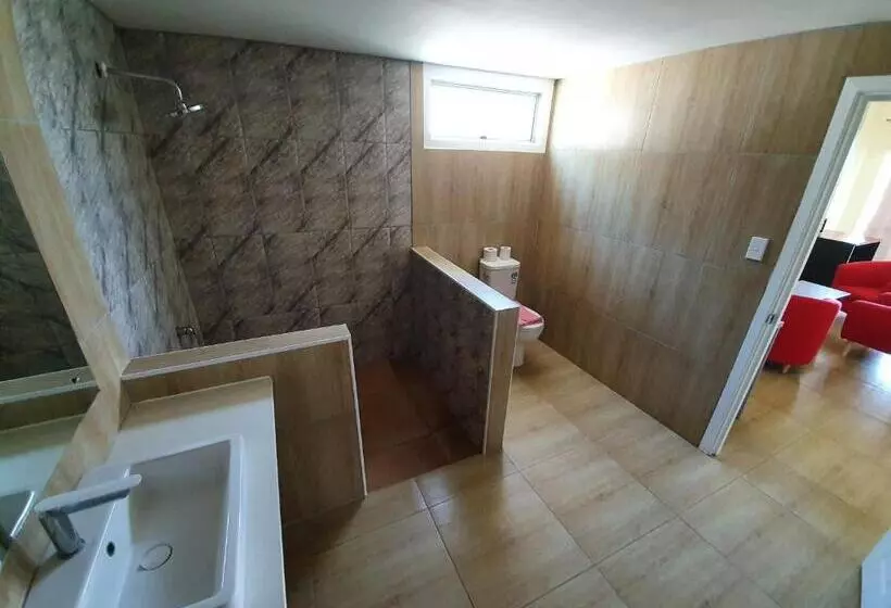 Le Uaina Beach Resort