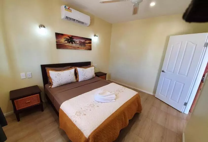 Le Uaina Beach Resort