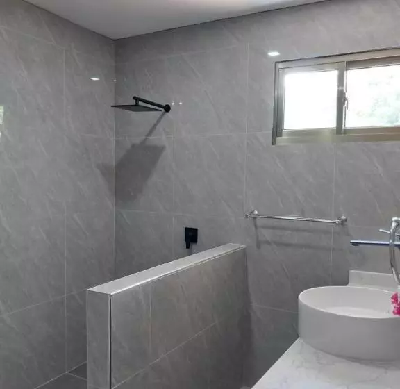 Le Uaina Beach Resort