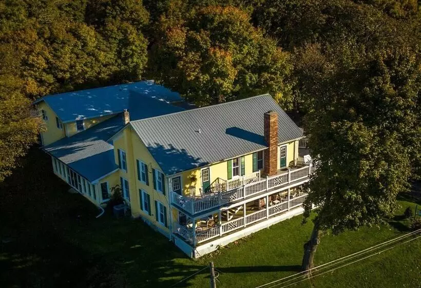 Magnolia Place Bed & Breakfast