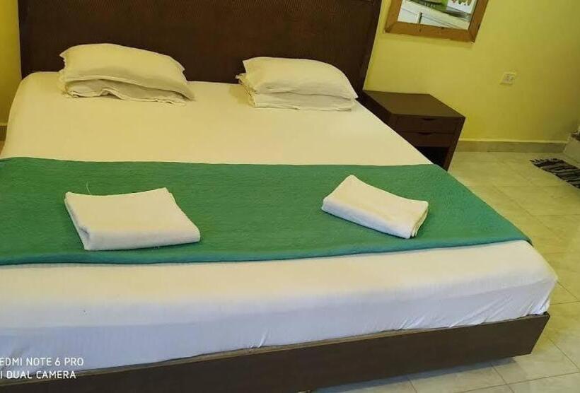 Majatalo Francisco Sunshine Beach Guest House