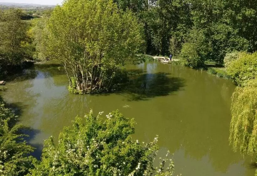 The Chiltern Lodges At Upper Farm Henton