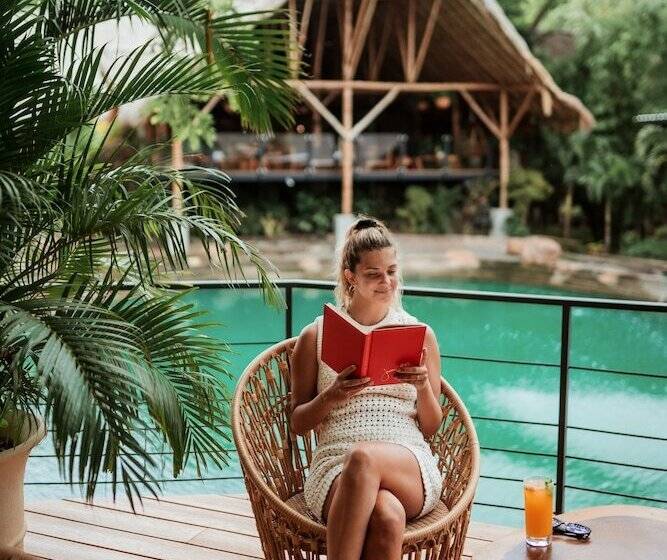 Treecasa Hotel & Resort