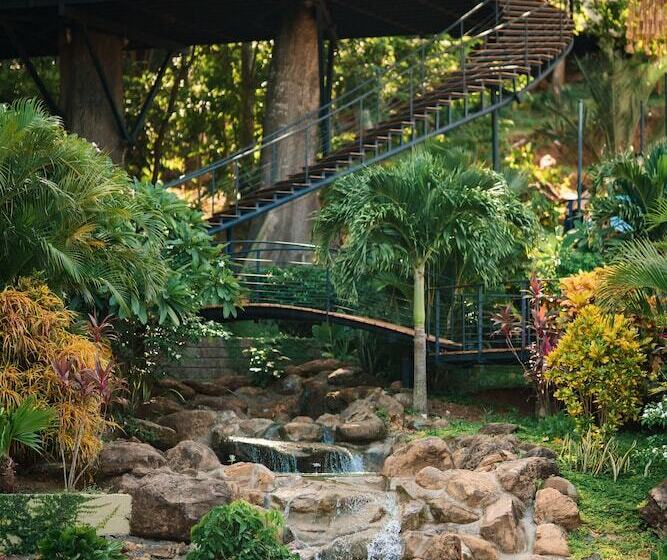 Treecasa Hotel & Resort