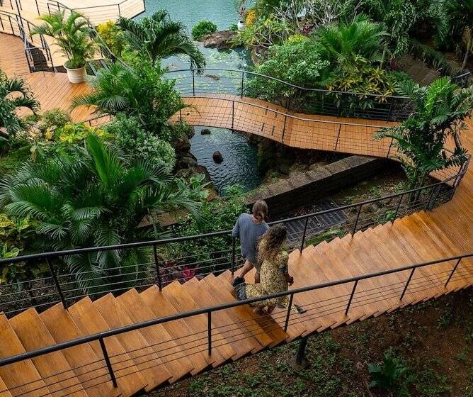 Treecasa Hotel & Resort