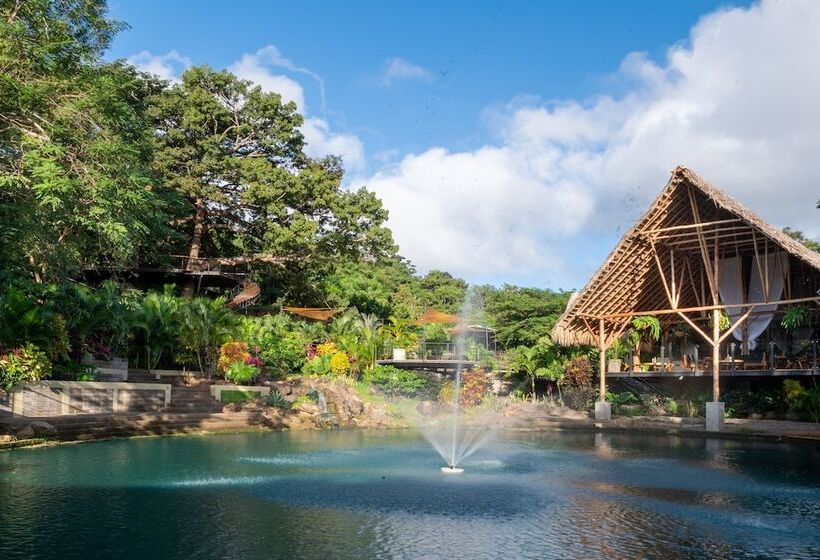 Treecasa Hotel & Resort