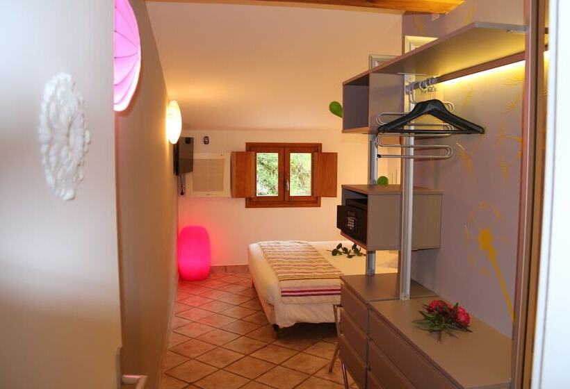 בית מלון כפרי A Flatta