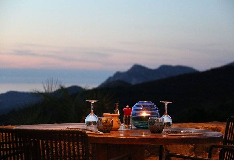 בית מלון כפרי A Flatta