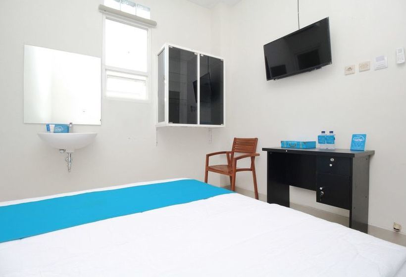 Hotel Airy Jebres Kolonel Sutarto 100 Solo