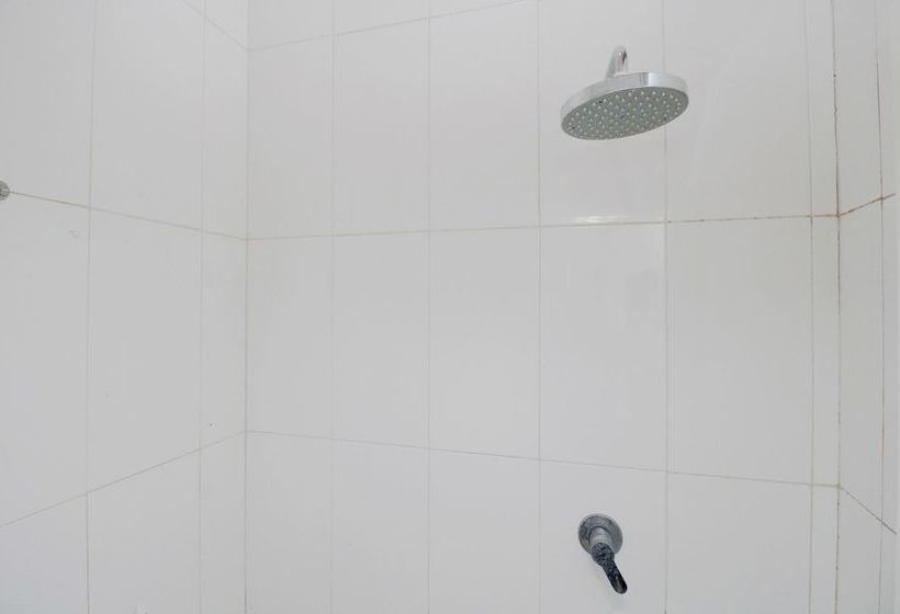 Hotel Airy Jebres Kolonel Sutarto 100 Solo