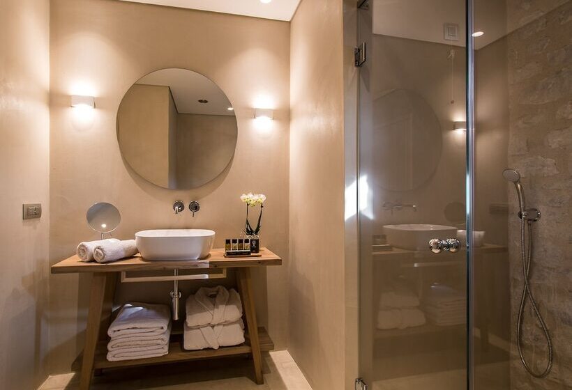 酒店 Bassa Maina Villas & Suites