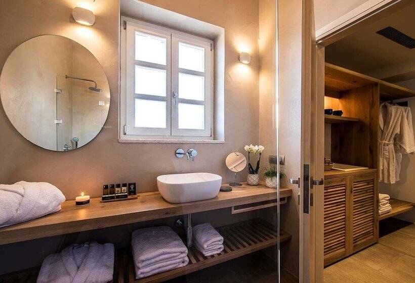 酒店 Bassa Maina Villas & Suites