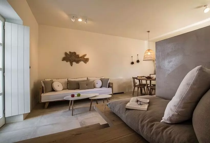 ホテル Bassa Maina Villas & Suites