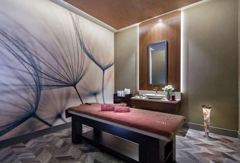 هتل Doubletree By Hilton Skopje