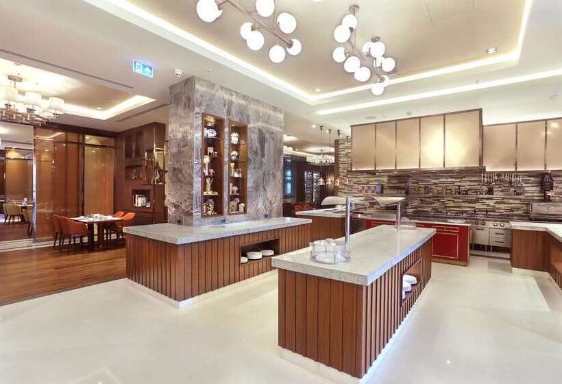 هتل Doubletree By Hilton Skopje