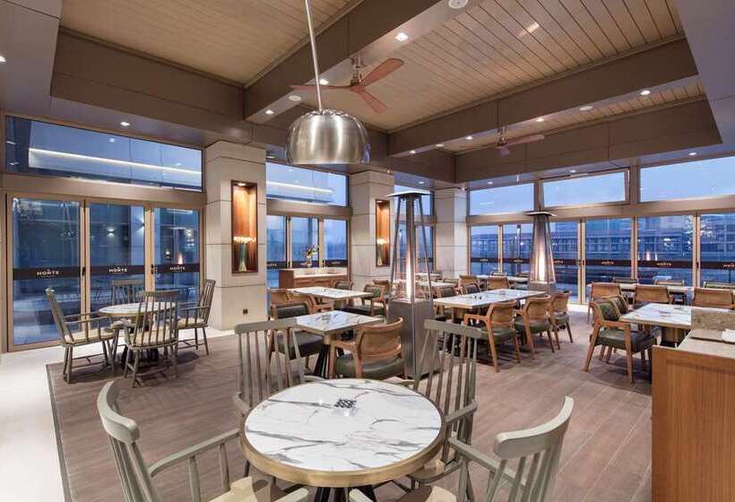 هتل Doubletree By Hilton Skopje