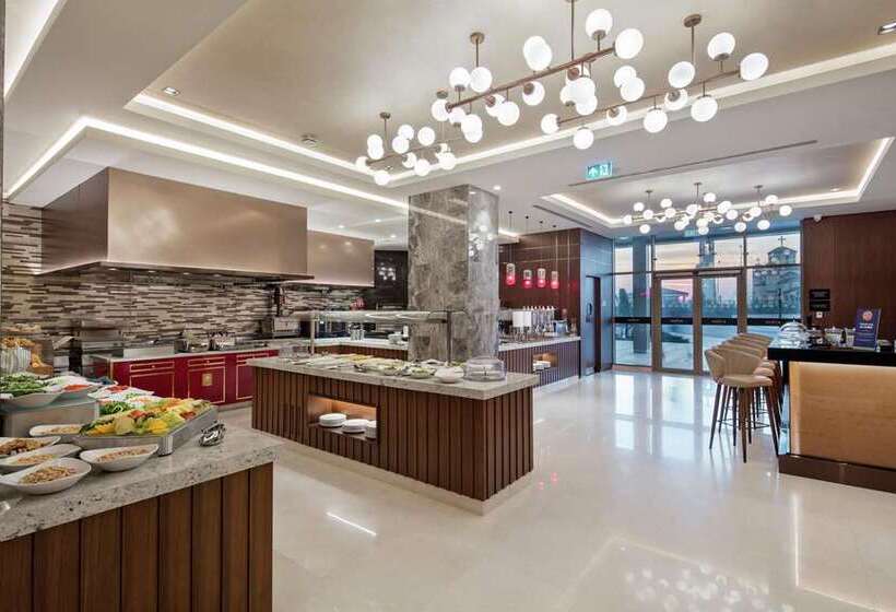 هتل Doubletree By Hilton Skopje