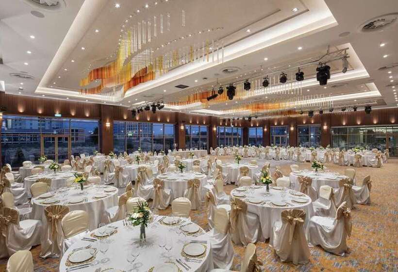 هتل Doubletree By Hilton Skopje