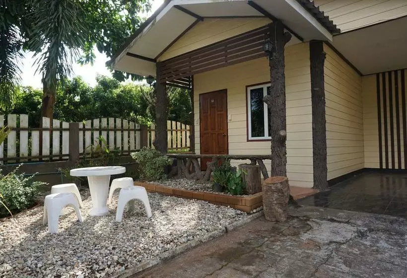 Hotelli Monmai Resort