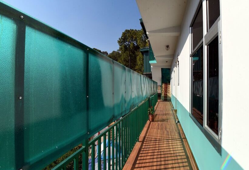 Oyo 12826 Hotel Himgiri