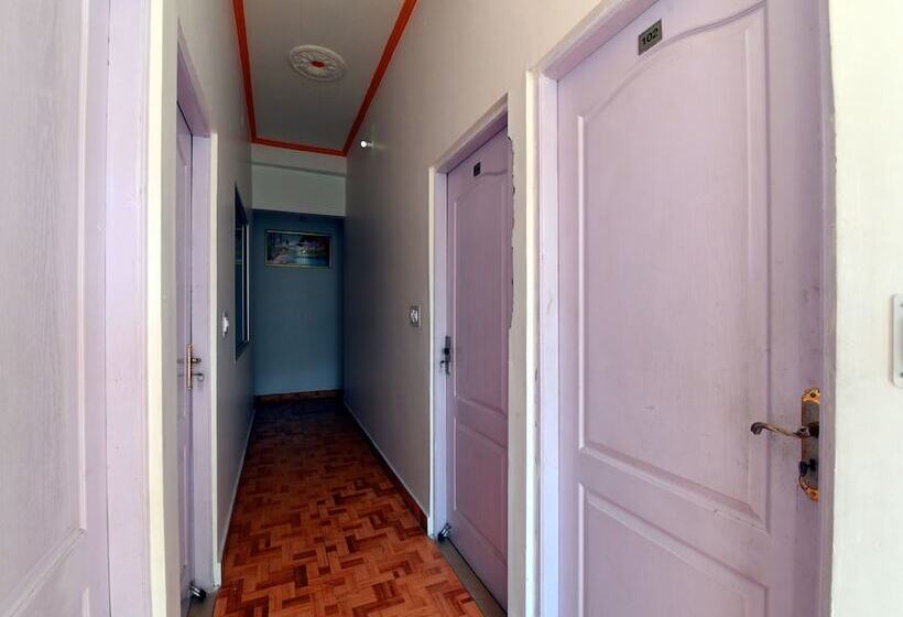 Oyo 12826 Hotel Himgiri