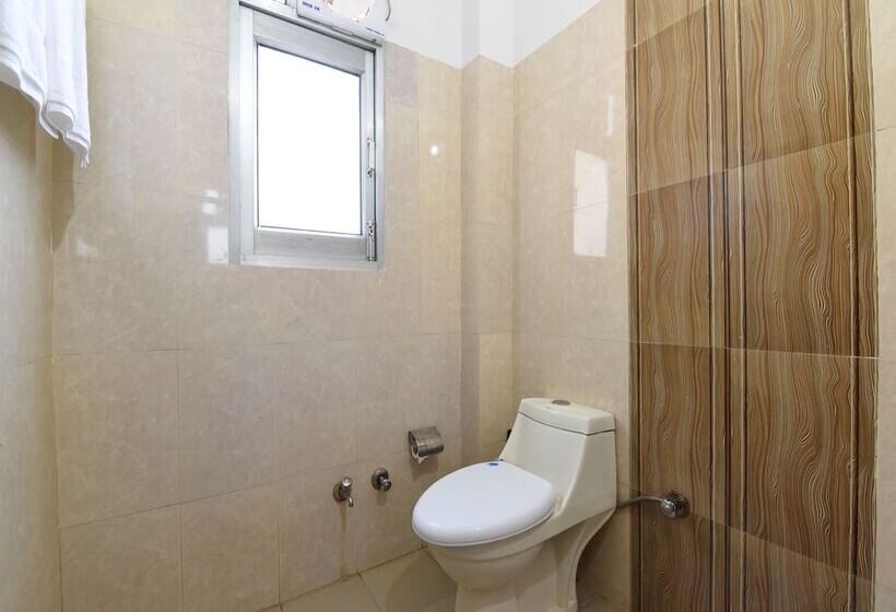 Oyo 12826 Hotel Himgiri