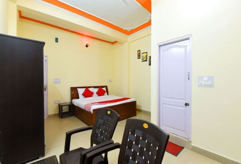 Oyo 12826 Hotel Himgiri