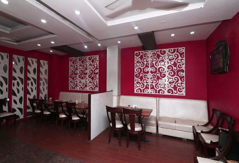 Oyo 14931 Hotel Step In