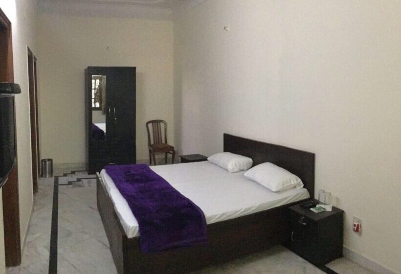 פנסיון Aman Inn