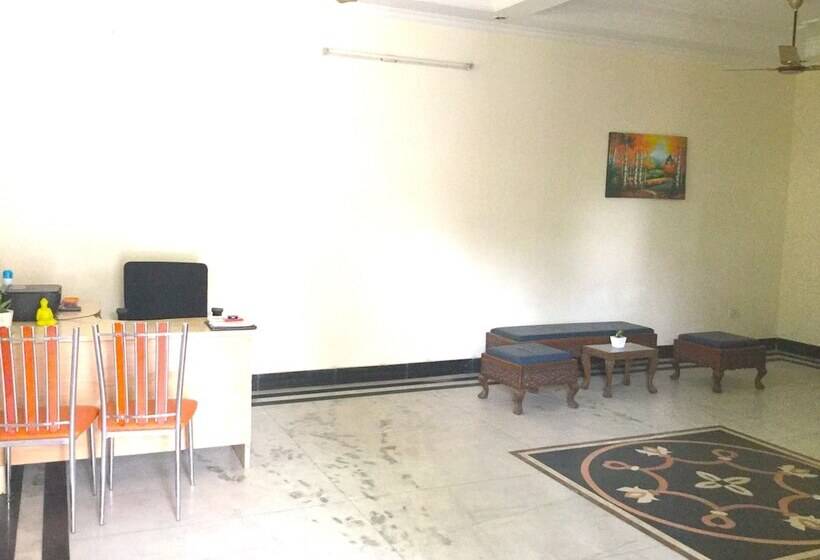 פנסיון Aman Inn