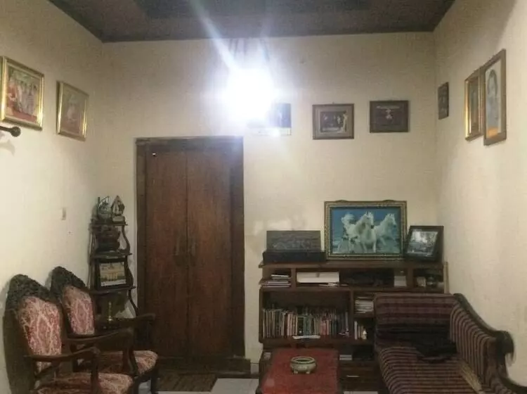 Majatalo Puri Sangkih