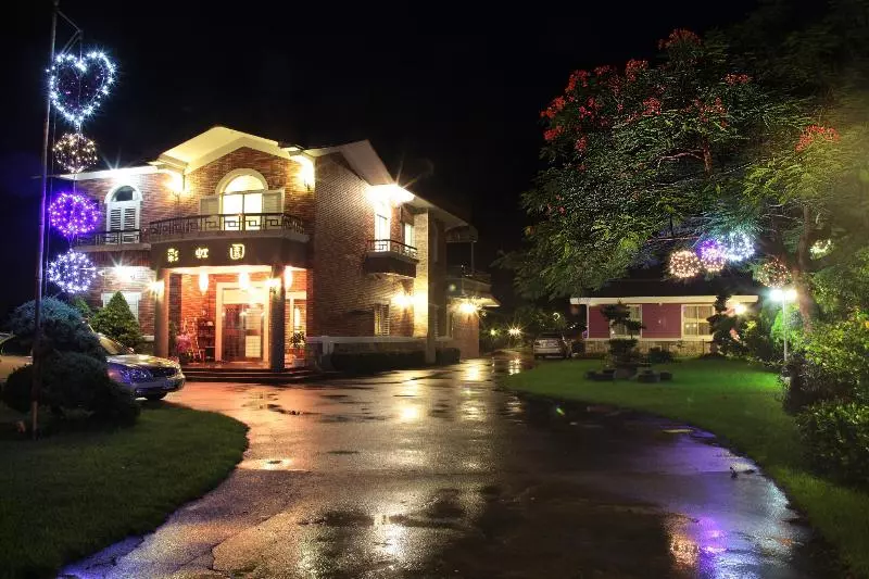 پانسیون Rainbow Garden B&b