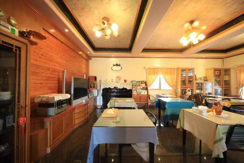 پانسیون Rainbow Garden B&b