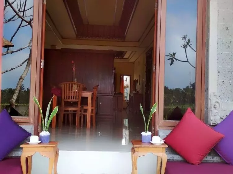 ペンション Svaha Guest House
