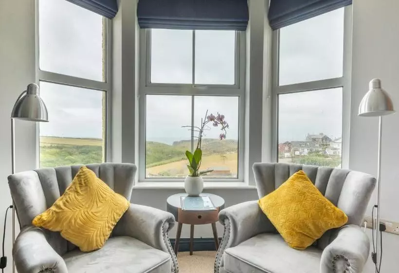 ペンション The Avalon