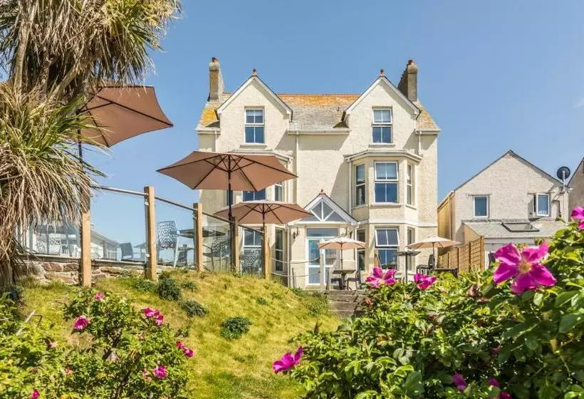 ペンション The Avalon