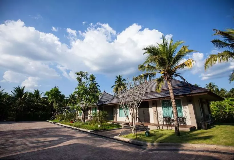 Hotelli Dream Garden Resort