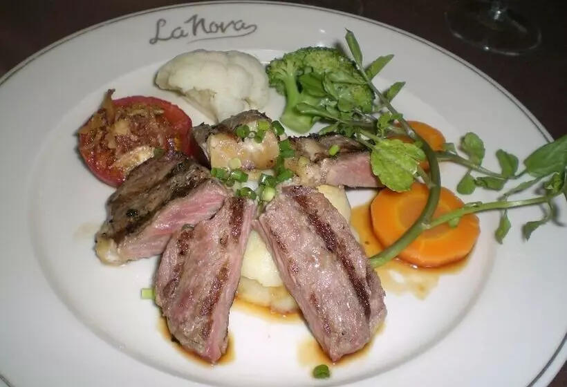 Hotelli Gallery Court Ofa Atu