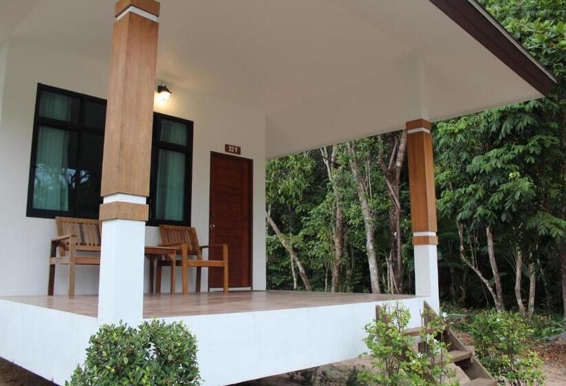 Hotel Koh Ngai Paradise Beach