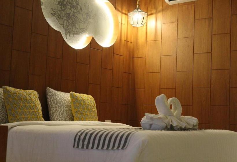 Hotel Koh Ngai Paradise Beach