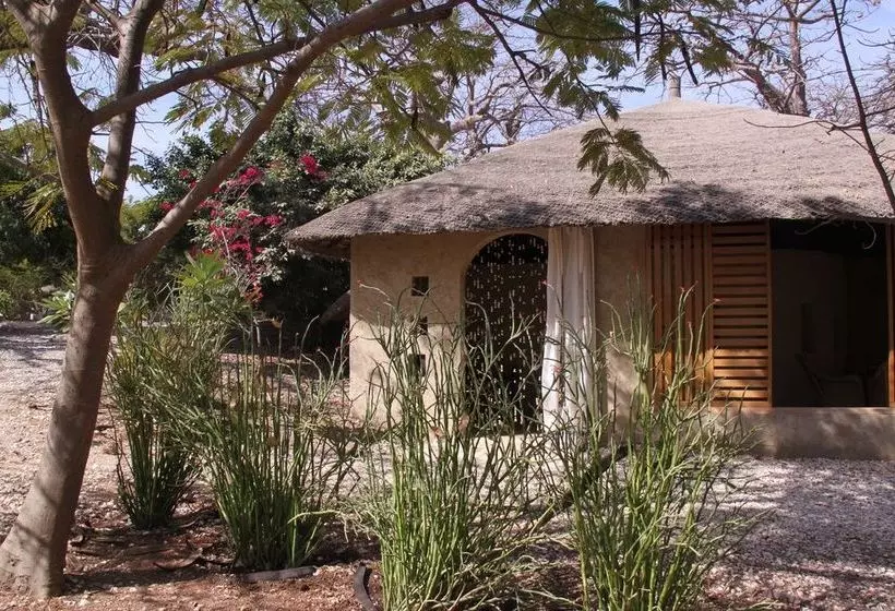 هتل Lodges Des Collines De Niassam