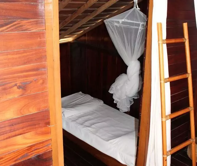 هتل Lodges Des Collines De Niassam