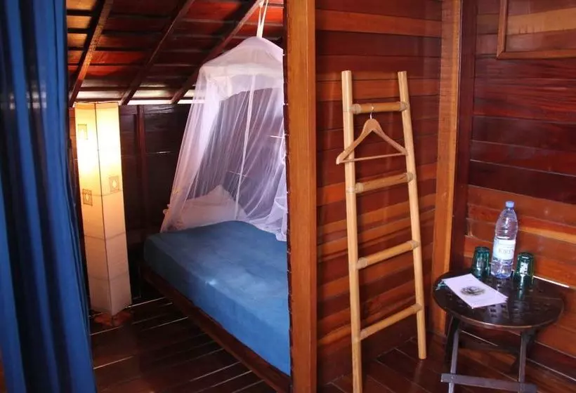 هتل Lodges Des Collines De Niassam